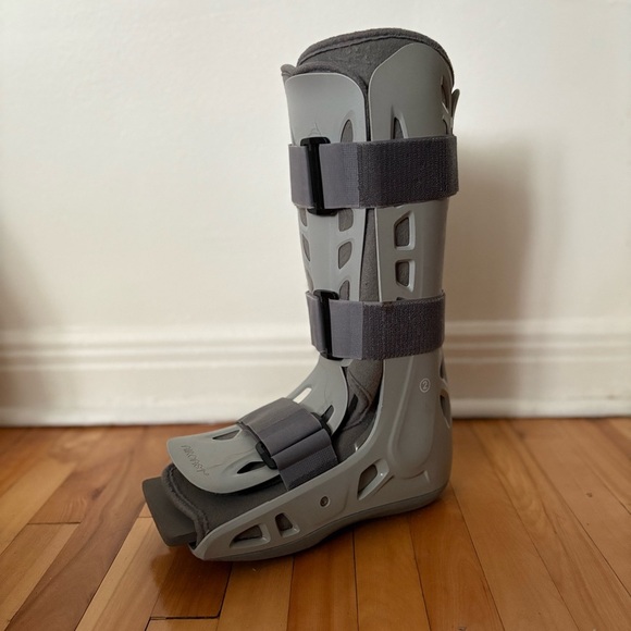 Adjustable Gray Orthopedic Boot - Picture 3 of 5